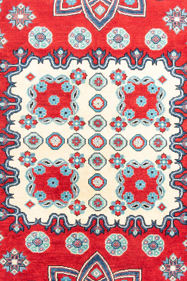 Detail image of 6' 10 x 9' 9 Hand Knotted Kazak Rug