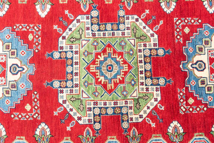 Detail image of 6' 7 x 9' 9 Hand Knotted Kazak Rug