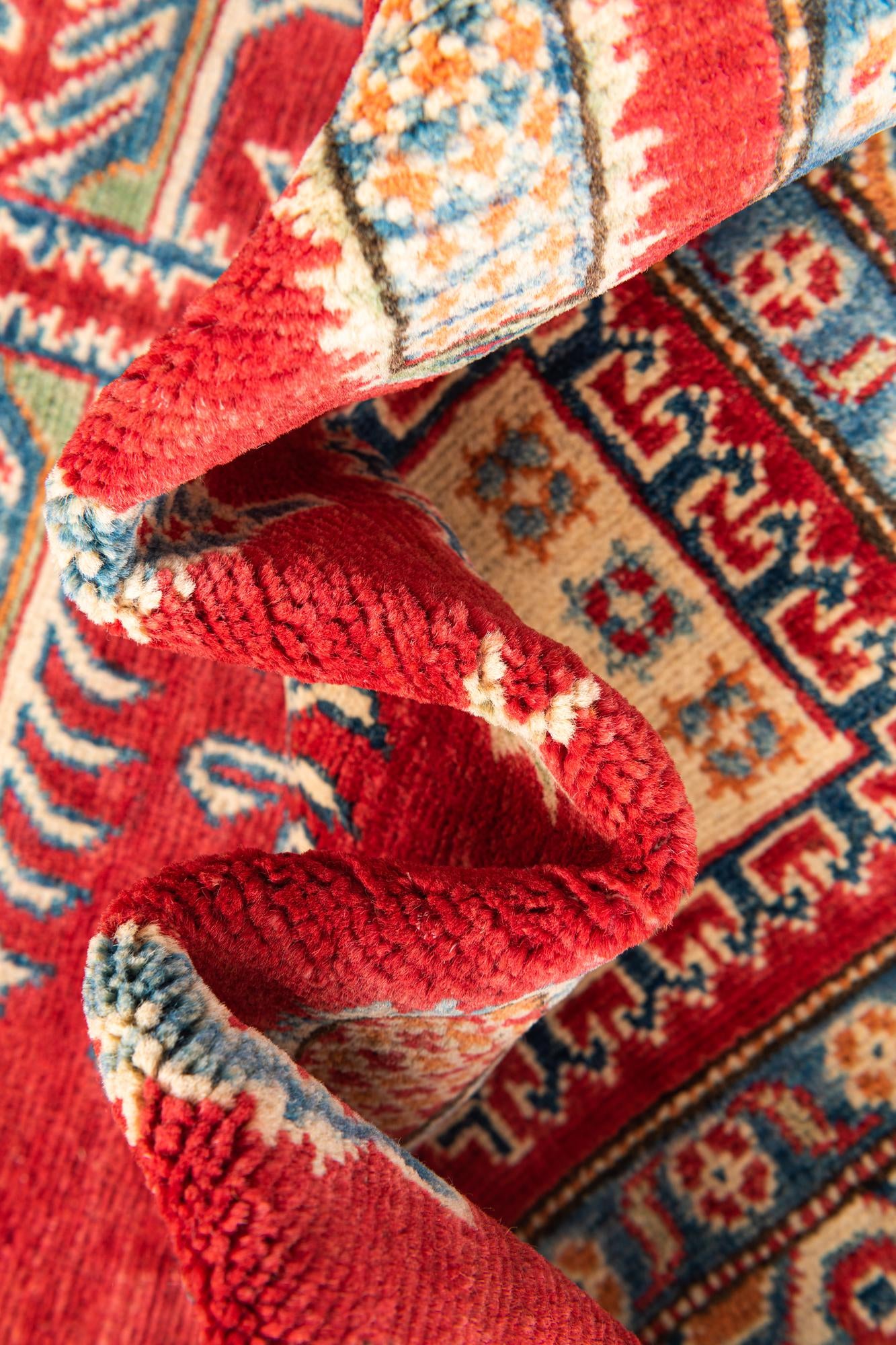 5' x 7' 1 Hand Knotted Kazak Rug