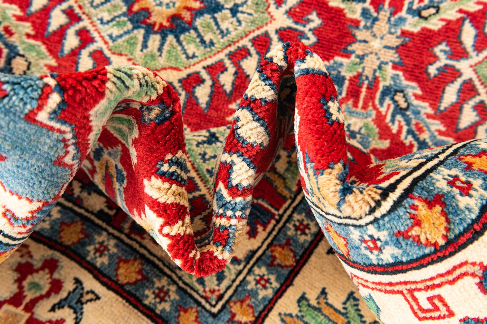 4' 10 x 6' 8 Hand Knotted Kazak Rug