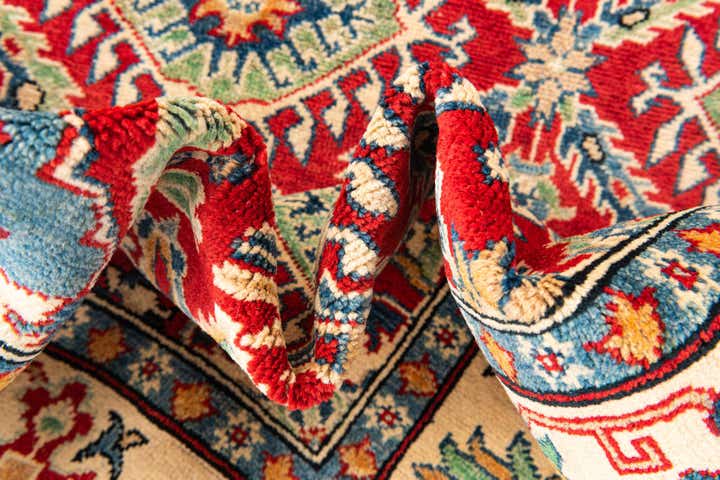 4' 10 x 6' 8 Hand Knotted Kazak Rug