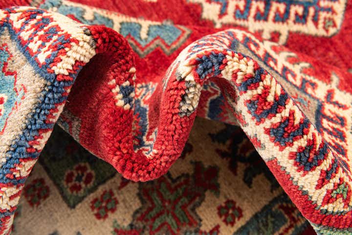 4' x 6' 1 Hand Knotted Kazak Rug