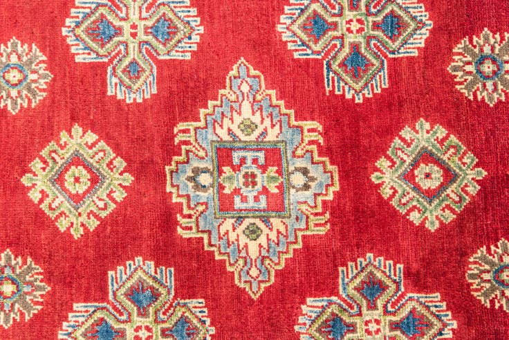 Detailansicht von 120cm x 185cm Handgeknüpft Kazak Teppich