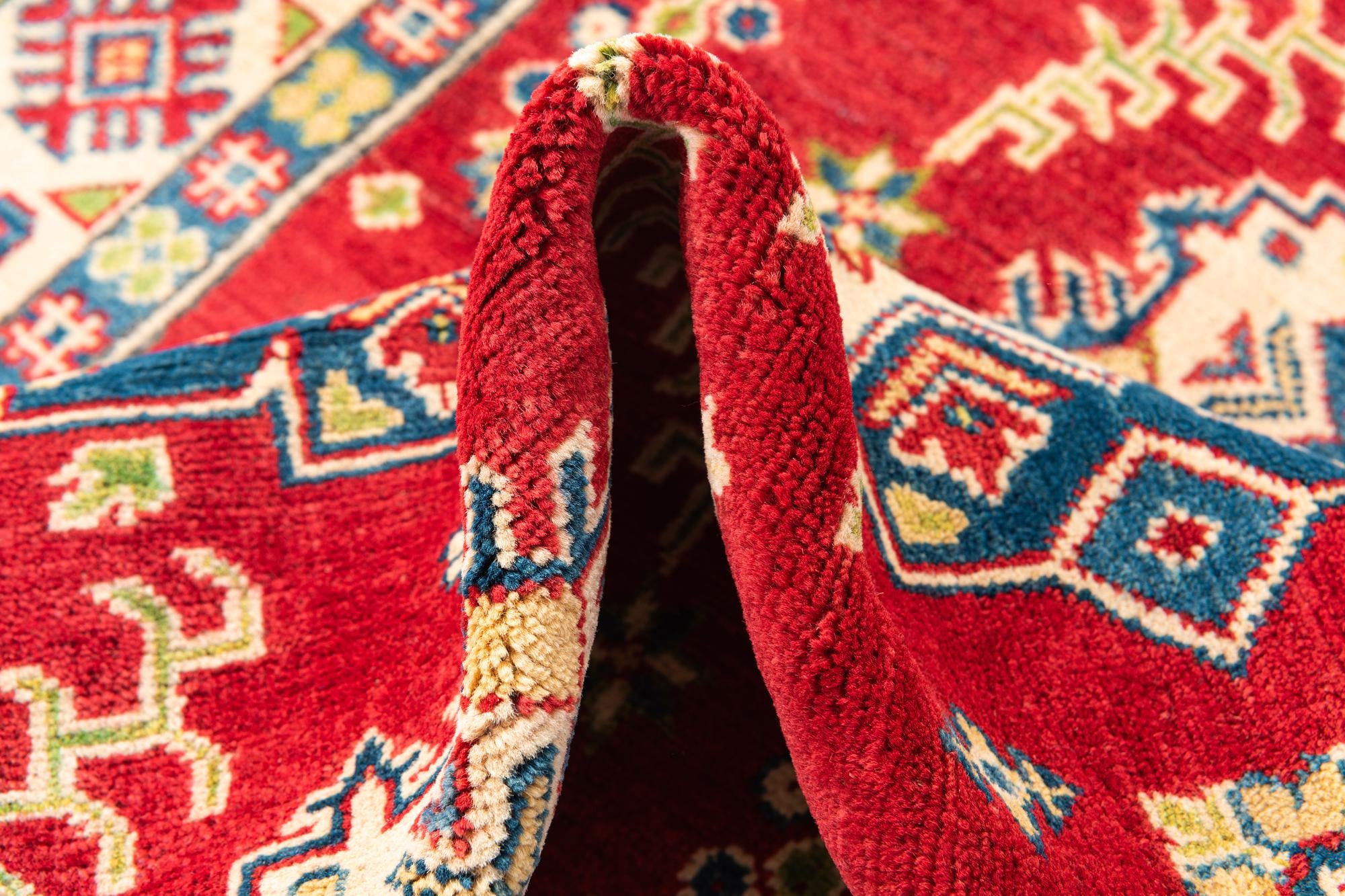 4' x 6' 1 Hand Knotted Kazak Rug