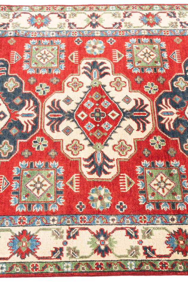 Detailfoto van 125cm x 185cm Handgeknoopt Kazak Vloerkleed