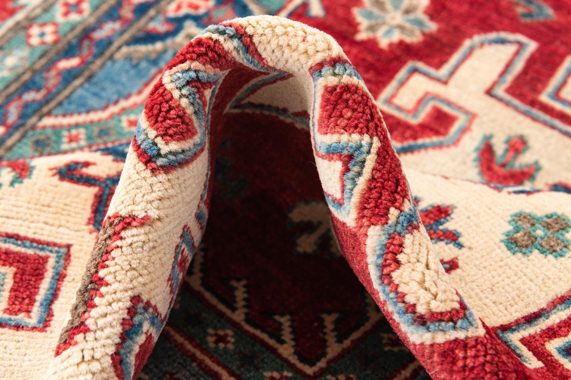 4' x 6' 1 Hand Knotted Kazak Rug