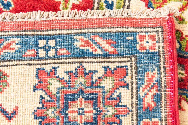 4' 9 x 6' 7 Hand Knotted Kazak Rug