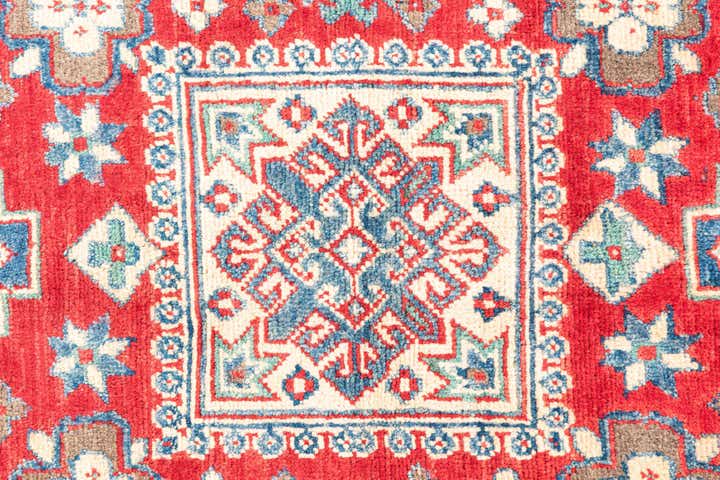 2' 7 x 4' 3 Hand Knotted Kazak Rug