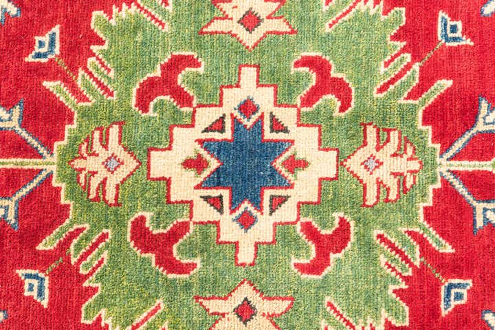 2' 7 x 4' 1 Hand Knotted Kazak Rug