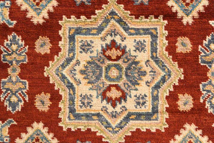 5' 6 x 8' 1 Hand Knotted Kazak Rug