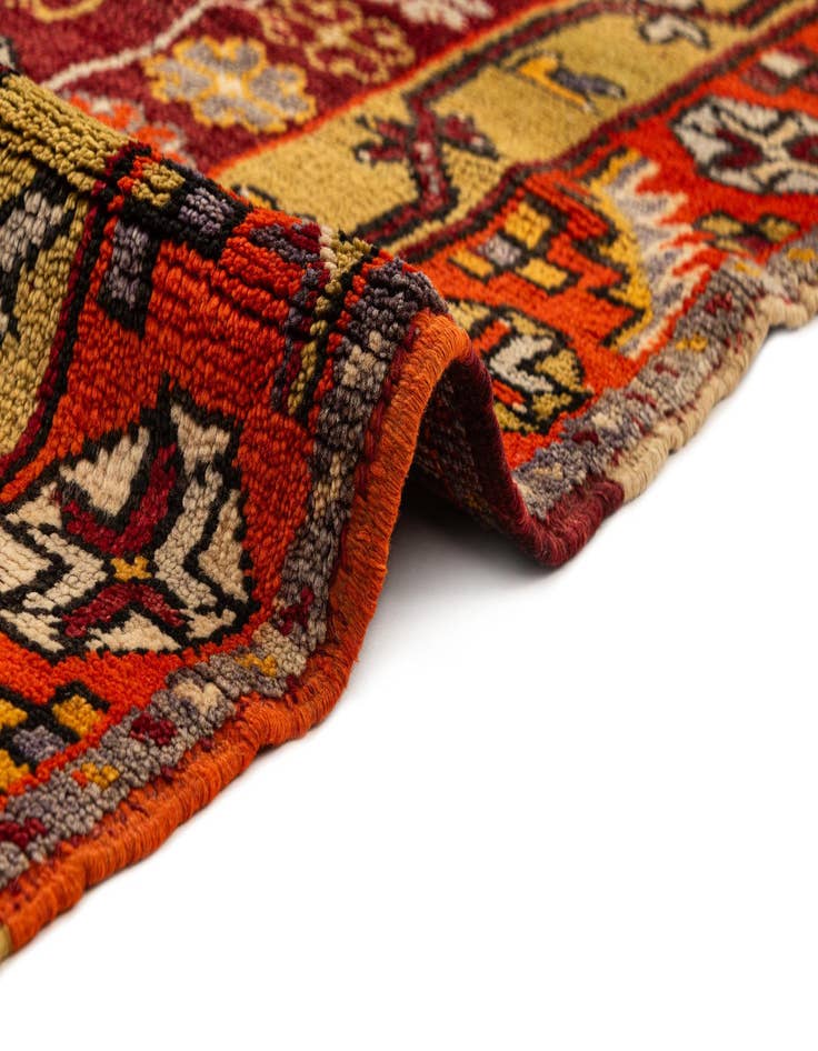 Detail image of 4' 5 x 7' 5 Ketes Rug