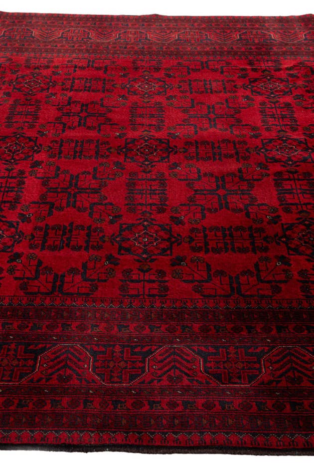 Detail image of 6' 7 x 9' 6 Khal Mohammadi Wool Rug