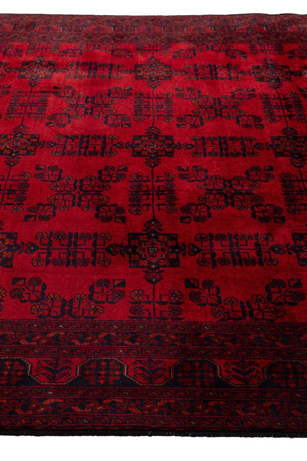 Detail image of 6' 8 x 9' 7 Hand Knotted Khal Mohammadi Wool Rug