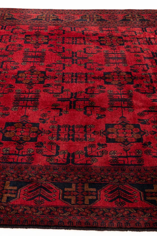 Detail image of 6' 7 x 9' 4 Hand Knotted Khal Mohammadi Wool Rug