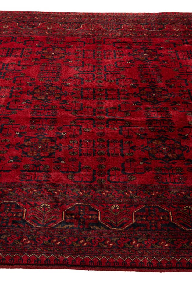 Detail image of 6' 8 x 9' 5 Hand Knotted Khal Mohammadi Wool Rug