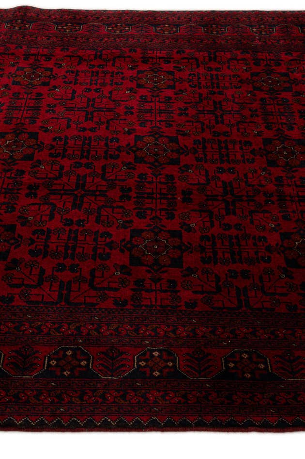 Detail image of 6' 8 x 9' 8 Hand Knotted Khal Mohammadi Wool Rug