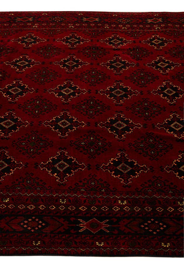 Detail image of 6' 7 x 9' 10 Hand Knotted Khal Mohammadi Wool Rug