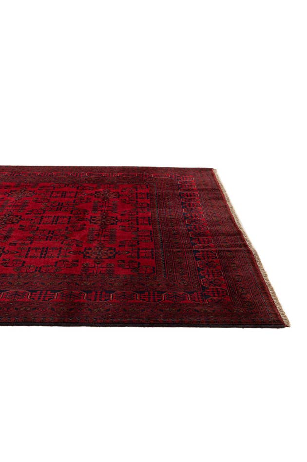 Detail image of 6' 8 x 9' 7 Hand Knotted Khal Mohammadi Wool Rug