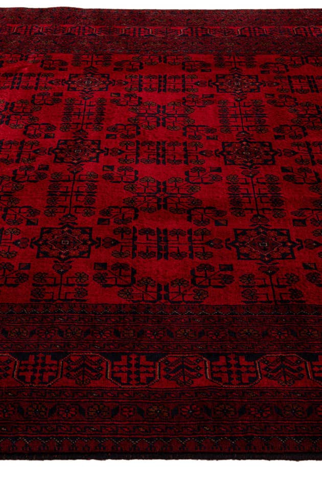 Detail image of 6' 8 x 9' 7 Hand Knotted Khal Mohammadi Wool Rug