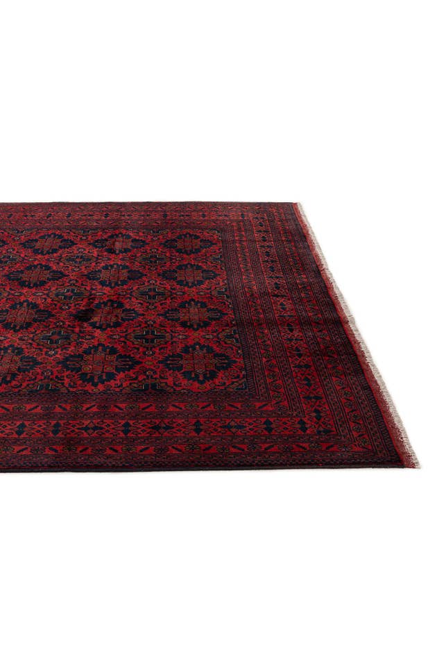 Detail image of 6' 7 x 9' 7 Hand Knotted Khal Mohammadi Wool Rug