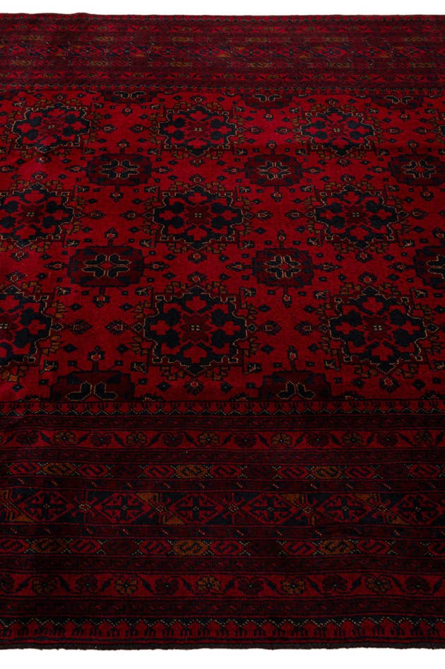 Detail image of 6' 8 x 9' 10 Hand Knotted Khal Mohammadi Wool Rug