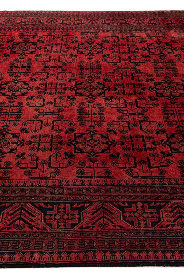 Detail image of 6' 7 x 9' 8 Hand Knotted Khal Mohammadi Wool Rug