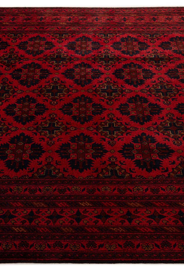 Detail image of 6' 8 x 9' 9 Hand Knotted Khal Mohammadi Wool Rug