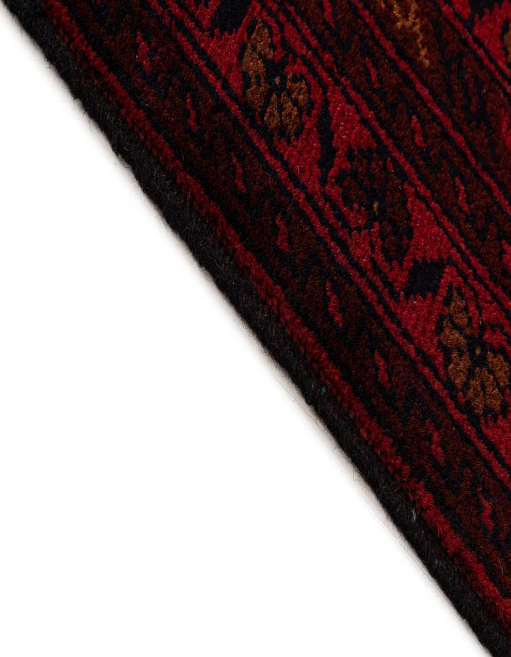 Detail image of 6' 8 x 9' 9 Hand Knotted Khal Mohammadi Wool Rug