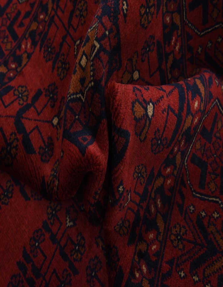 Detail image of 4' x 6' 7 Hand Knotted Khal Mohammadi Oriental Rug