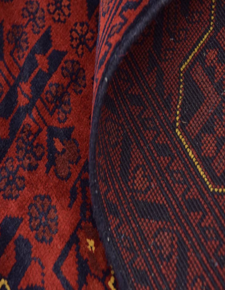 Detail image of 6' 8 x 9' 8 Hand Knotted Khal Mohammadi Oriental Rug