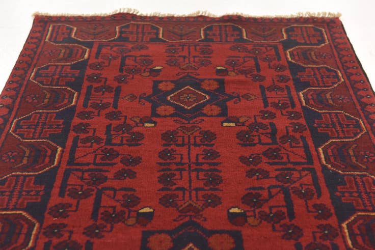 Detail image of 2' 7 x 4' 3 Hand Knotted Khal Mohammadi Wool Rug