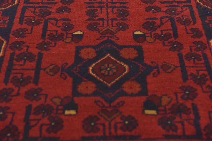 Detail image of 2' 7 x 4' 3 Hand Knotted Khal Mohammadi Wool Rug