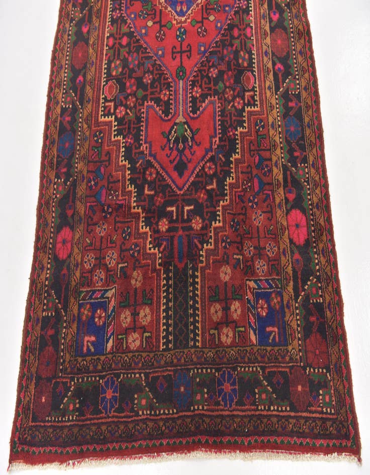 Detail image of 4' 7 x 7' 10 Hand Knotted Khamseh Persian Wool Rug