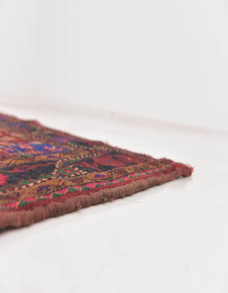 Detail image of 4' 7 x 7' 10 Hand Knotted Khamseh Persian Wool Rug