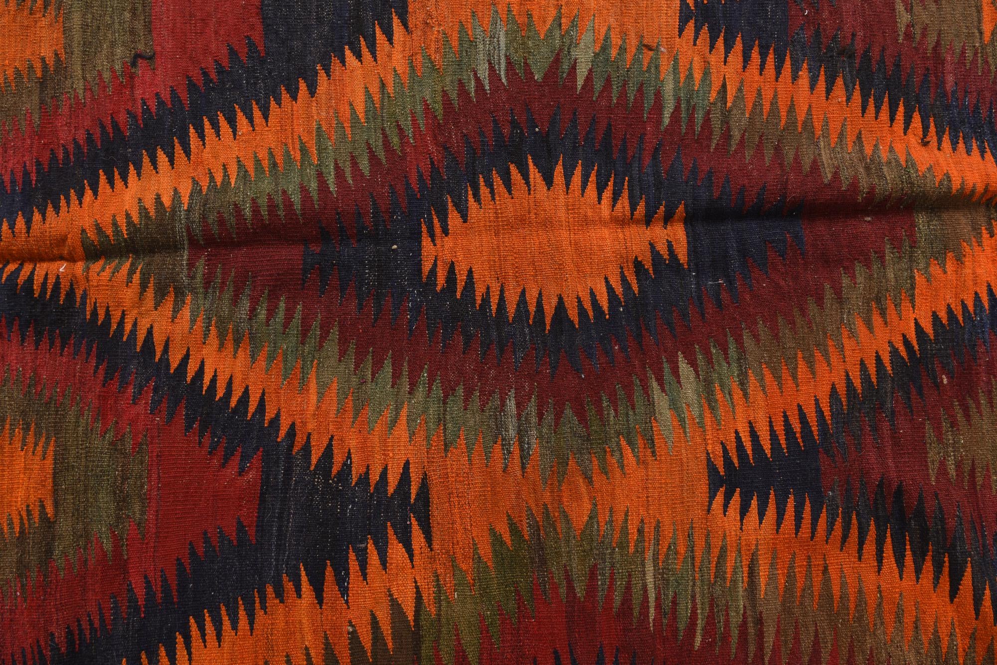 5' 7 x 8' 10 Hand Woven Kilim Fars Wool Rug