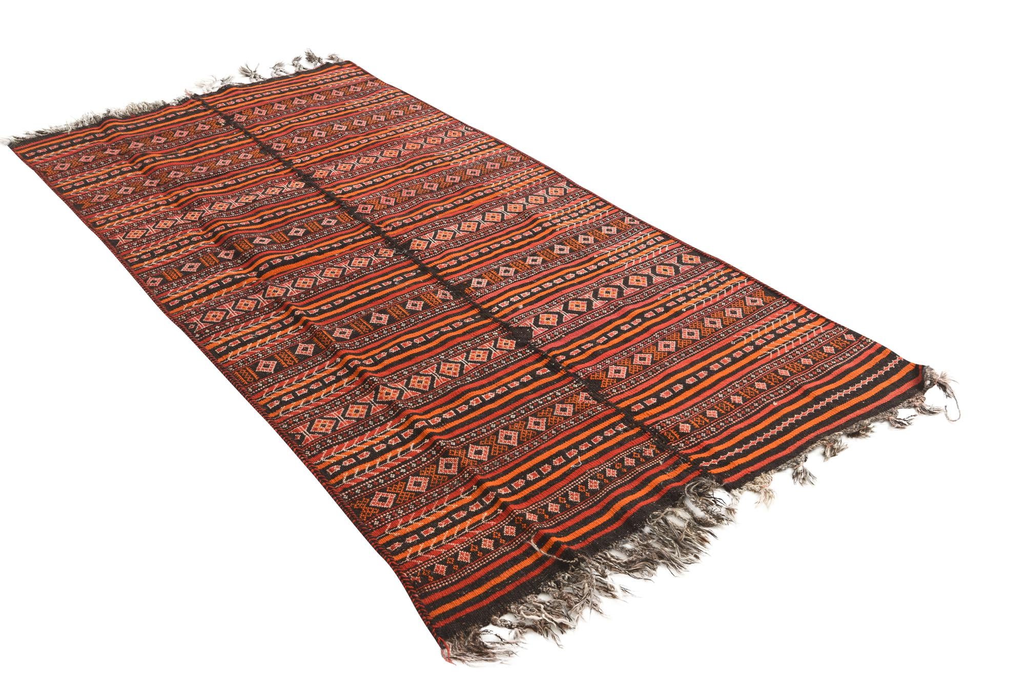 4' 9 x 9' 2 Hand Woven Kilim Fars Wool Rug