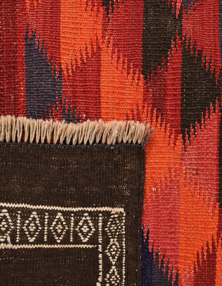 Detail image of 5' x 8' 10  Hand Woven Kilim Fars Wool Rug