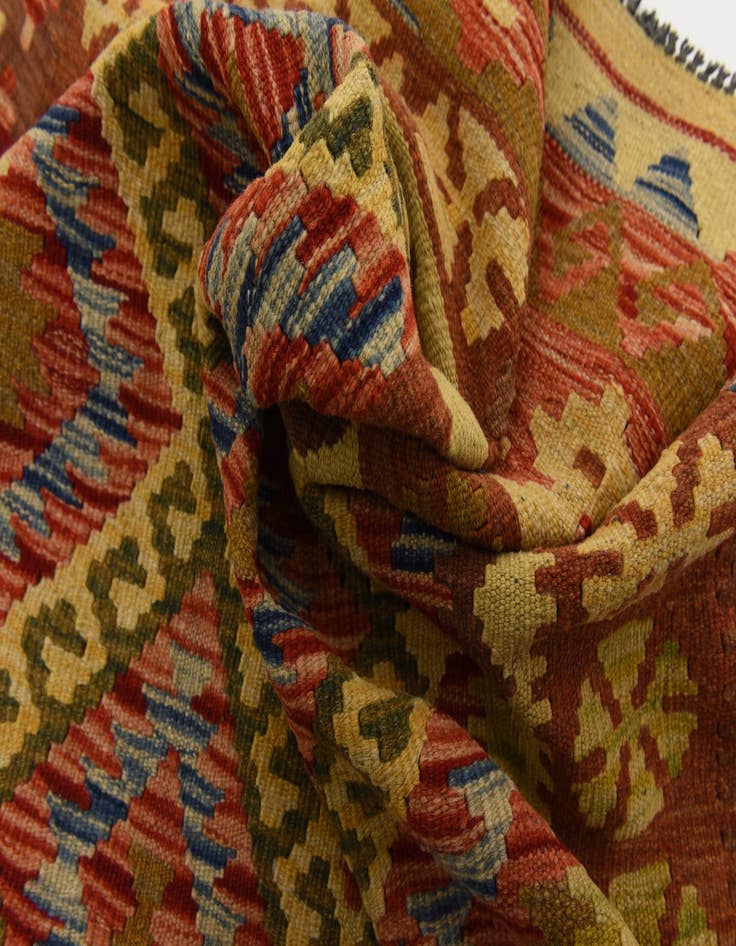 Detail image of 4' 10 x 6' 5 Hand Woven Kilim Maymana Wool Rug