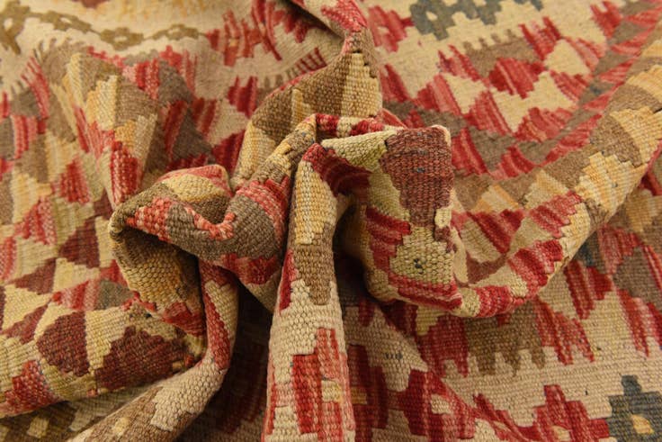 Detail image of 3' 6 x 6' 6 Hand Woven Kilim Maymana Wool Rug