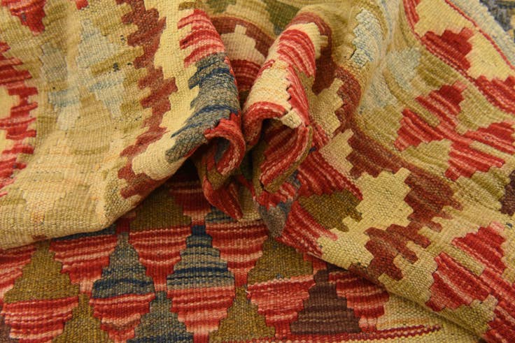 Detail image of 3' 2 x 5' Hand Woven Kilim Maymana Wool Rug