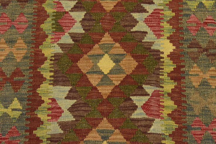 Detail image of 3' 3 x 5' Hand Woven Kilim Maymana Wool Rug