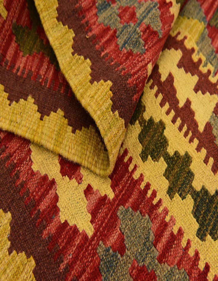 Detail image of 3' 3 x 6' 5  Hand Woven Kilim Maymana Wool Rug