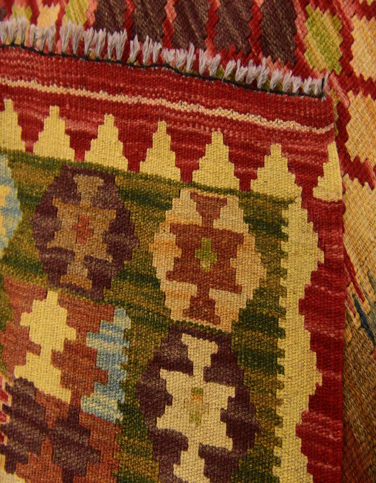 Detail image of 4' 2 x 6' 5  Hand Woven Kilim Maymana Wool Rug