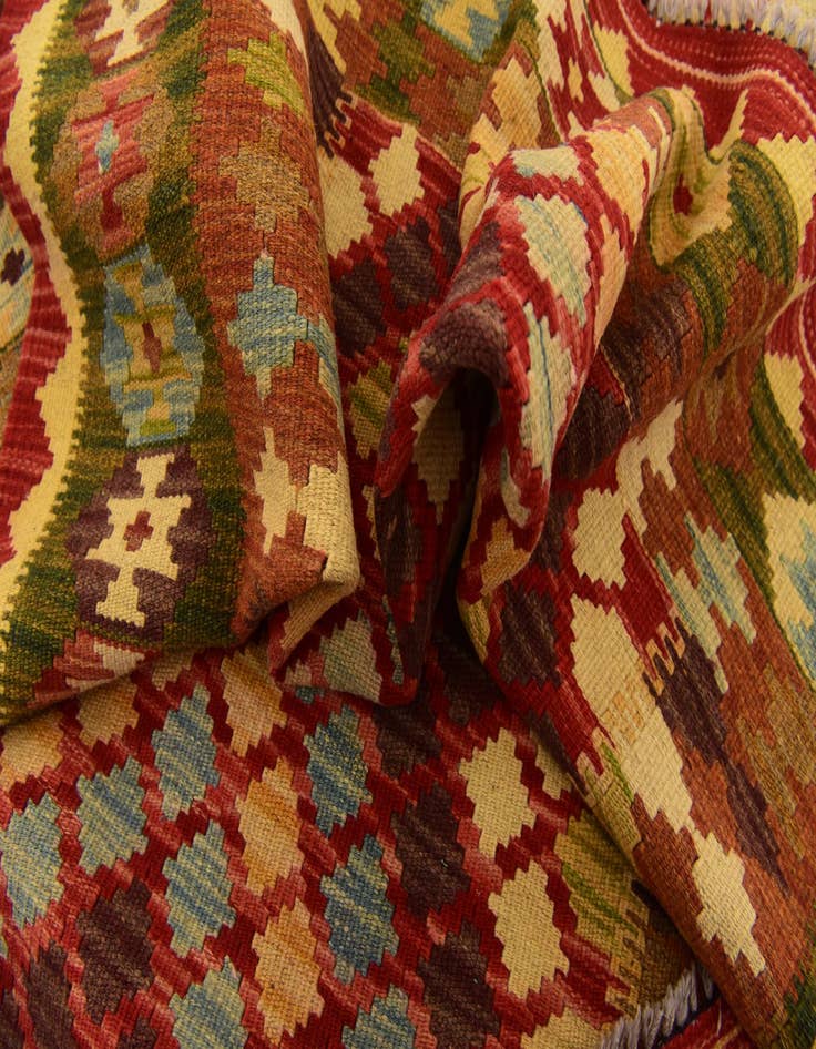 Detail image of 4' 2 x 6' 5  Hand Woven Kilim Maymana Wool Rug