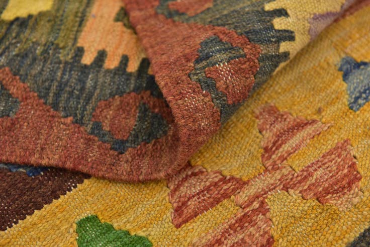Detail image of 3' 2 x 5' Hand Woven Kilim Maymana Wool Rug