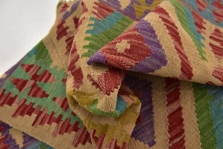 Detail image of 2' 4 x 6' 6 Hand Woven Kilim Maymana Wool Rug