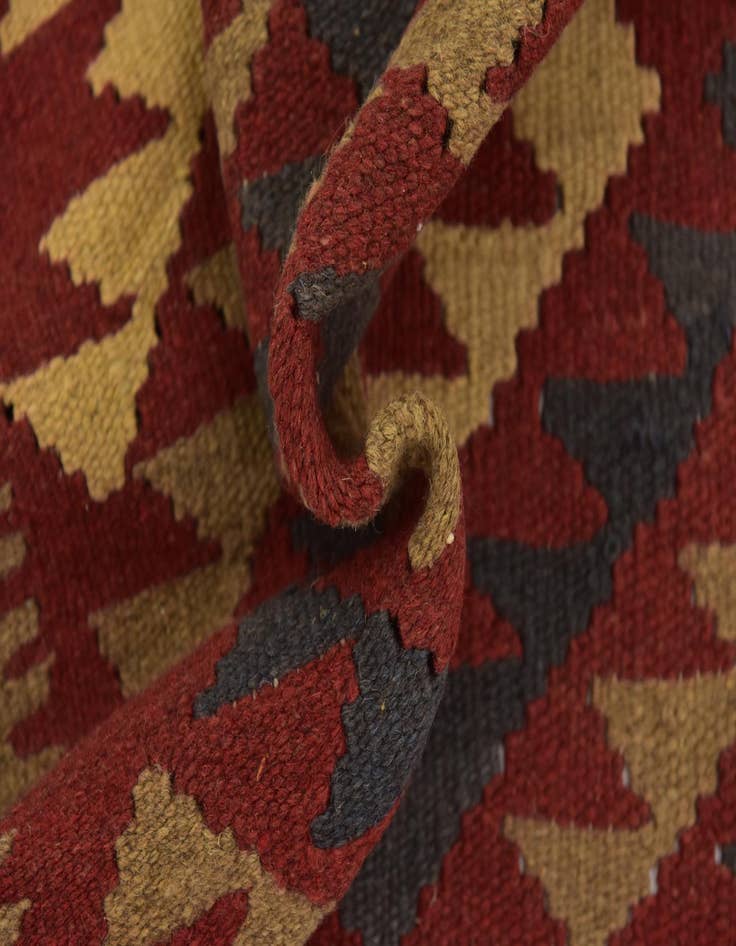 Detail image of 5' x 8' 5  Hand Woven Kilim Maymana Wool Rug
