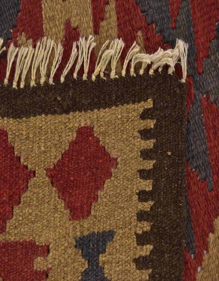 Detail image of 5' x 8' 5  Hand Woven Kilim Maymana Wool Rug