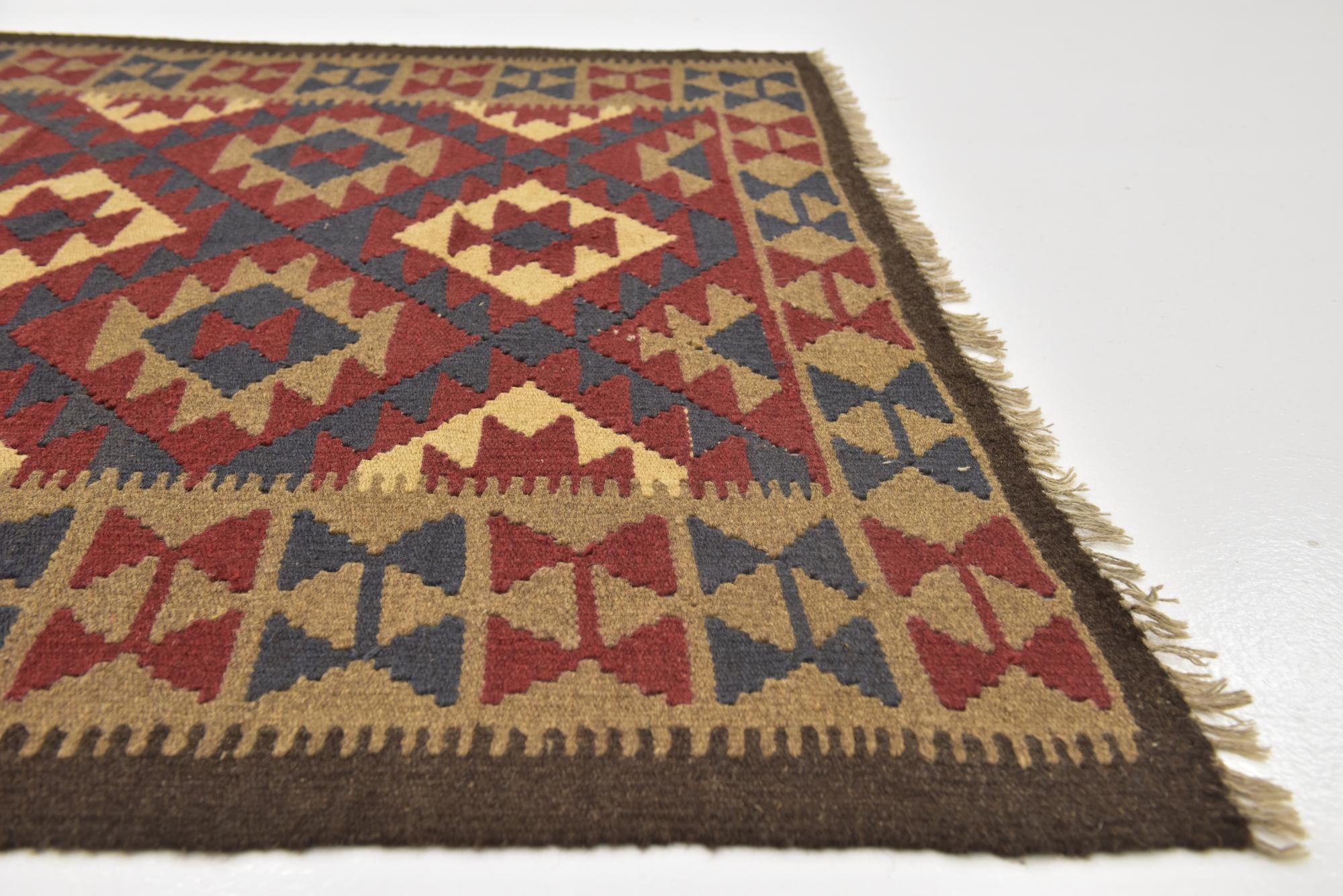 4' 9 x 8' 4 Hand Woven Kilim Maymana Wool Rug