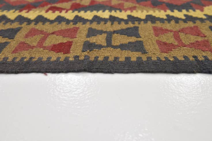Detail image of 5' x 8' 5 Hand Woven Kilim Maymana Wool Rug